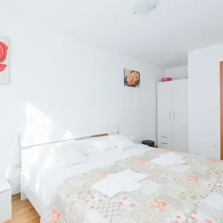 Budimir - Two Bedroom With Balcony Apartman Supetar