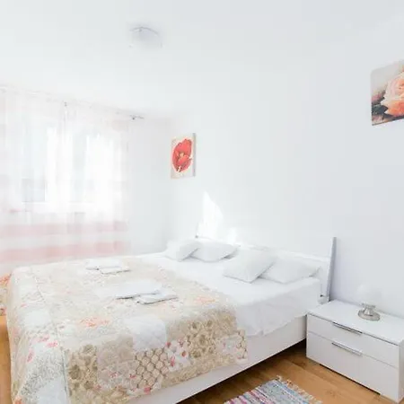 Budimir - Two Bedroom With Balcony Apartman *