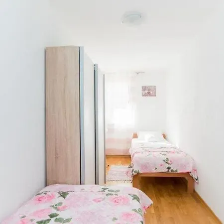 Budimir - Two Bedroom With Balcony Supetar