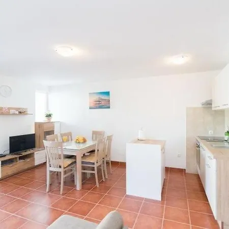 Budimir - Two Bedroom With Balcony *